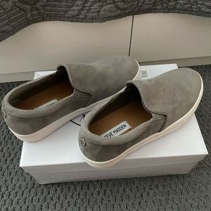 GILLS GREY SUEDE PLATFORM SNEAKERS